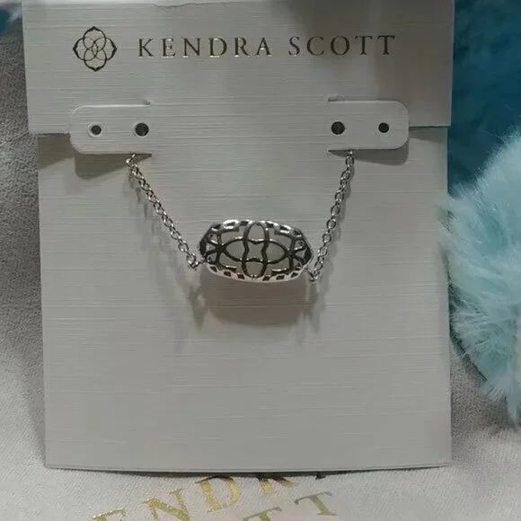 Kendra Scott necklace - Picture 4 of 5